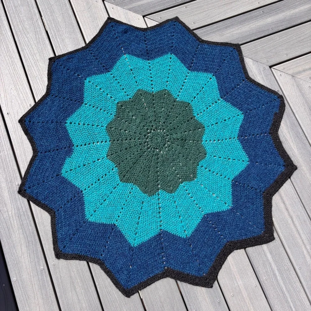 Starburst Crochet Round Blanket in Forest Green, Teal & Deep Blue